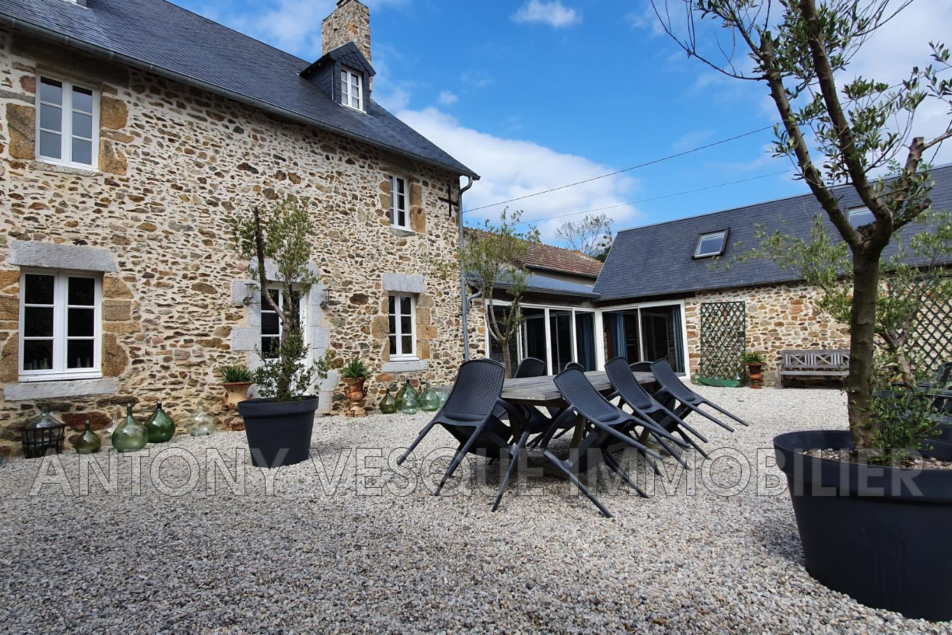 Agence immobilière de AVI Agon Coutainville - Vesque Immobilier