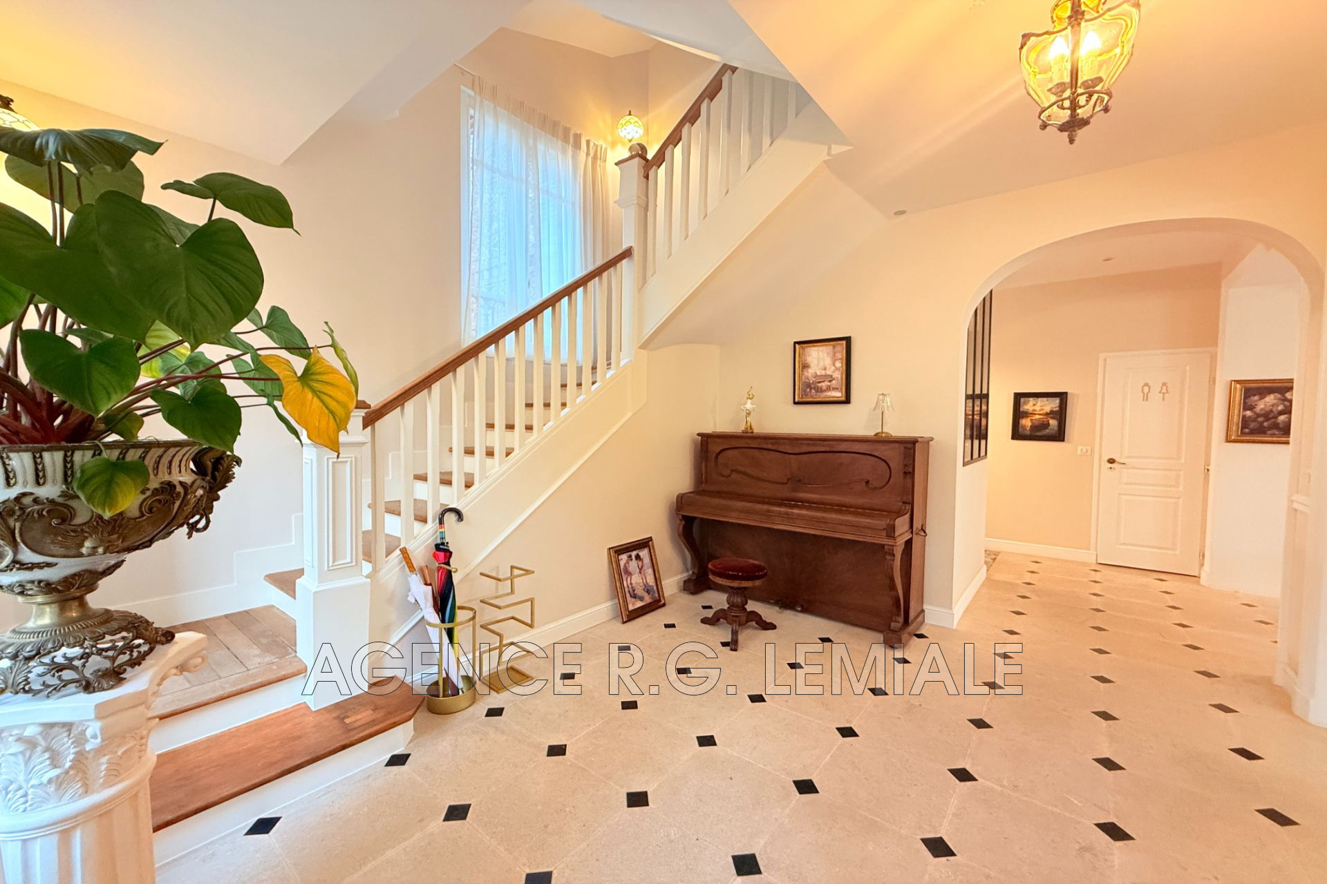 Agence immobilière de AGENCE R.G. LEMIALE