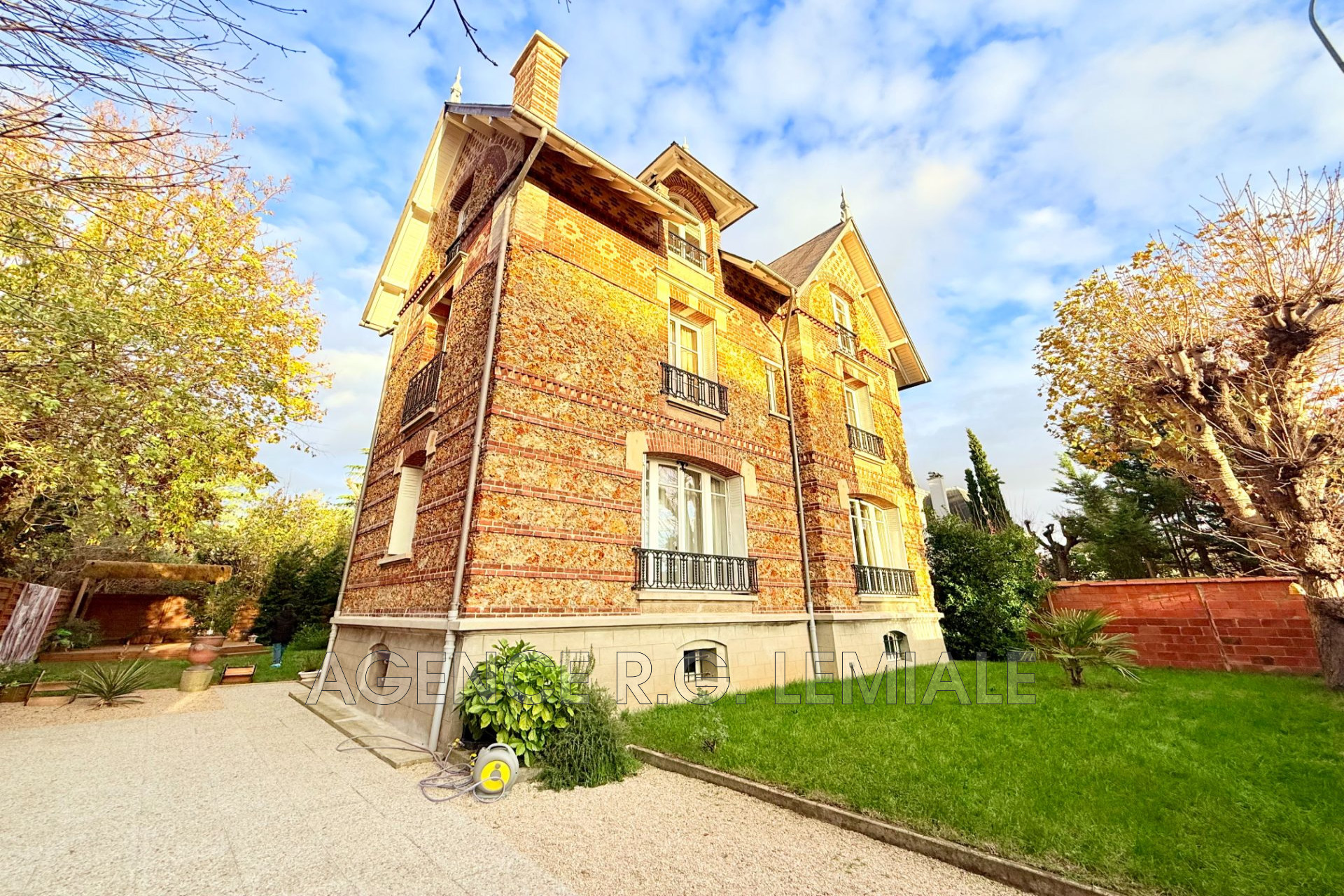Agence immobilière de AGENCE R.G. LEMIALE