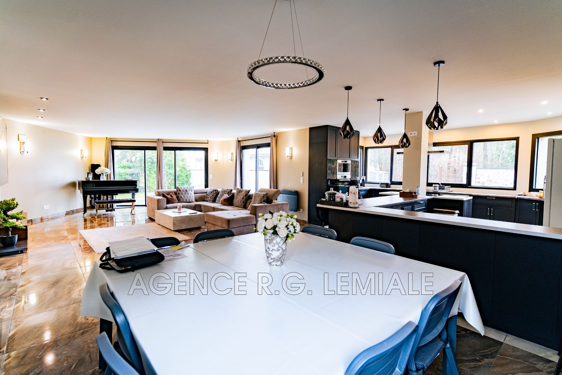 Agence immobilière de AGENCE R.G. LEMIALE