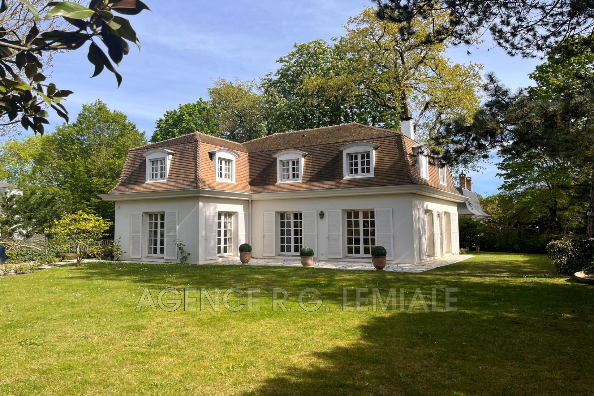 Agence immobilière de AGENCE R.G. LEMIALE