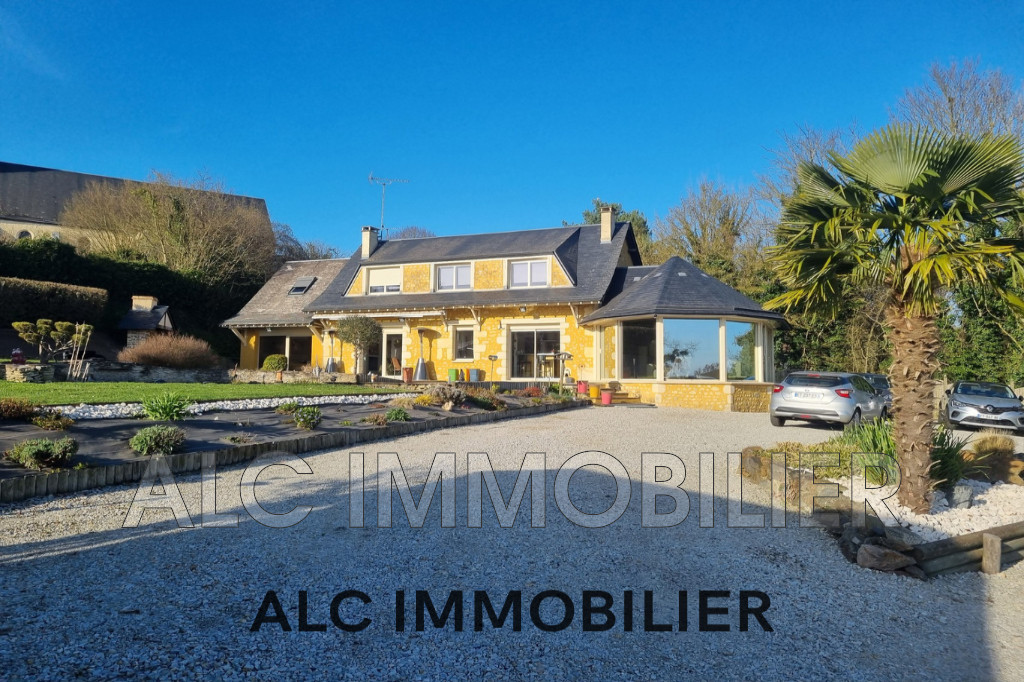 MAISON DE CHARME avec PISCINE avec un terrain de 12775m²