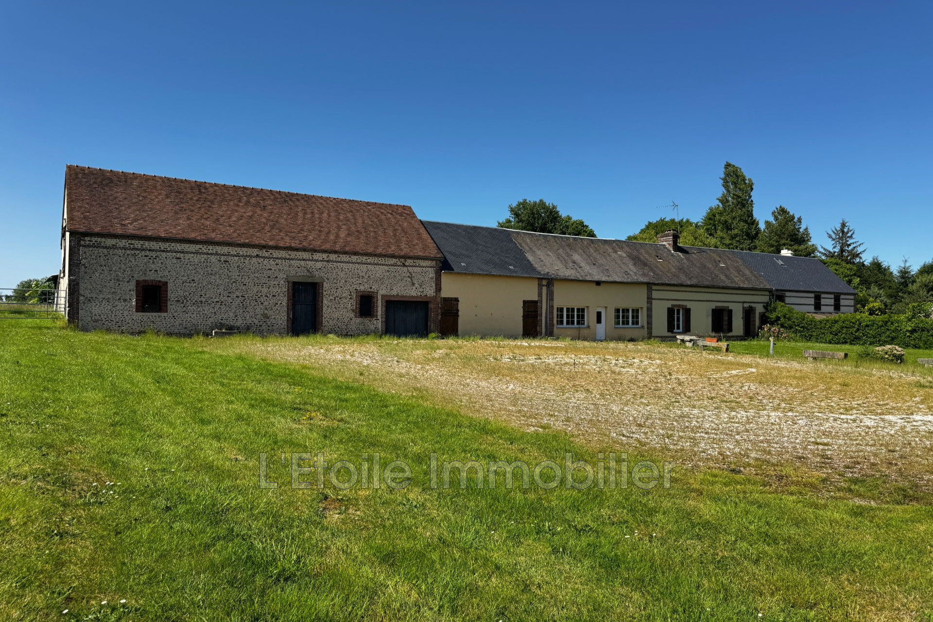 Propriété sur 8ha dans Le Perche