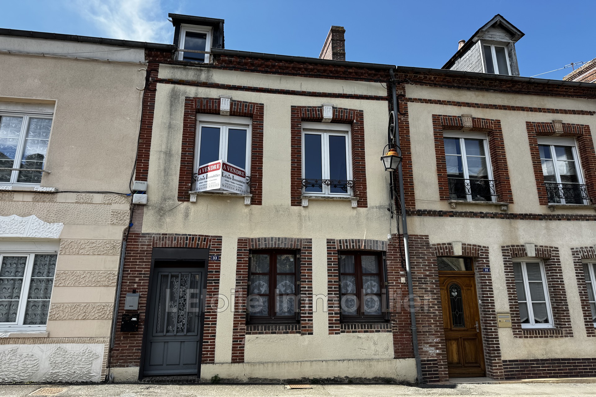 MOULINS-LA-MARCHE MAISON DE BOURG