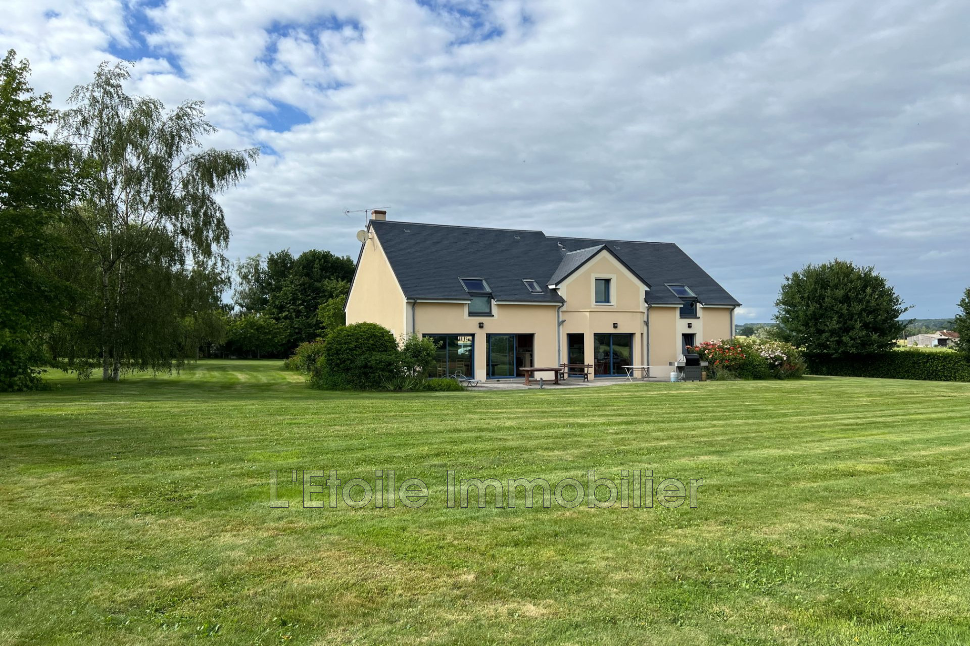 Maison 204m² — Courgeon