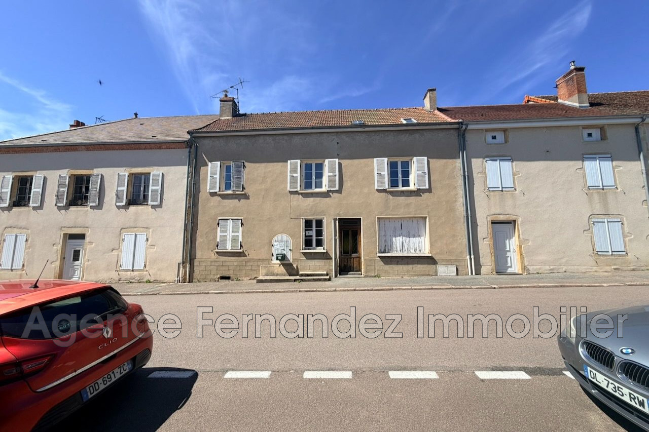 MAISON DE VILLAGE Ã€ RÃ‰NOVER.
