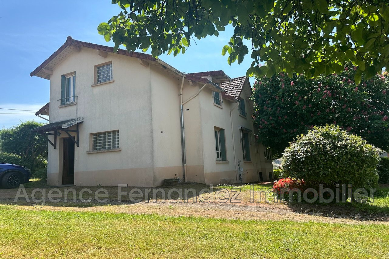 Maison d'habitation proche centre ville. Construction en de