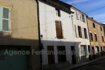 MAISON DE VILLE PROCHE COMMERCES, 92 M2 HAB.