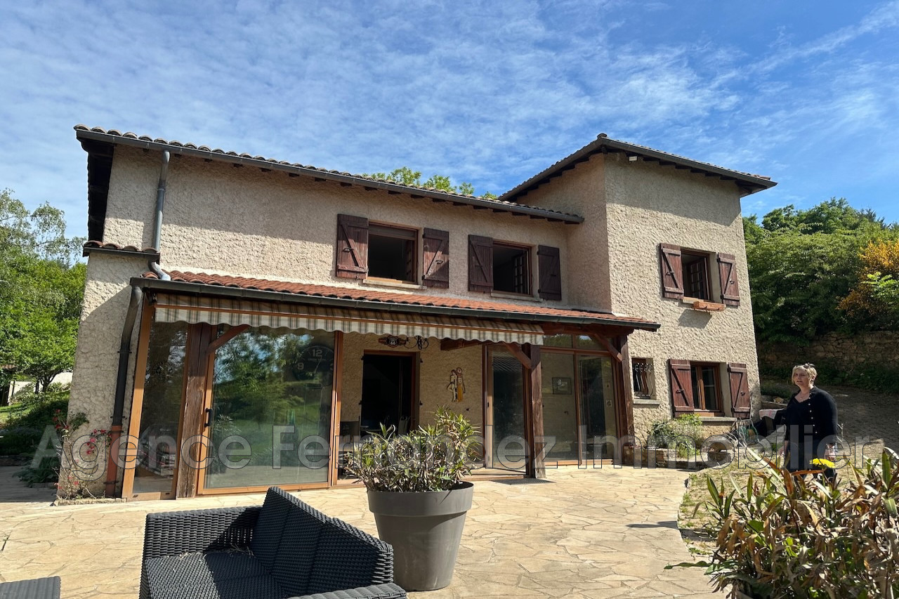 Maison de 155 m2 hab. belle situation calme avec vue dégagées