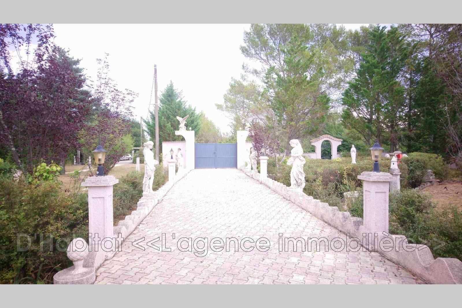 Agence immobilière de D'Habitat <<L'agence immobilière>>