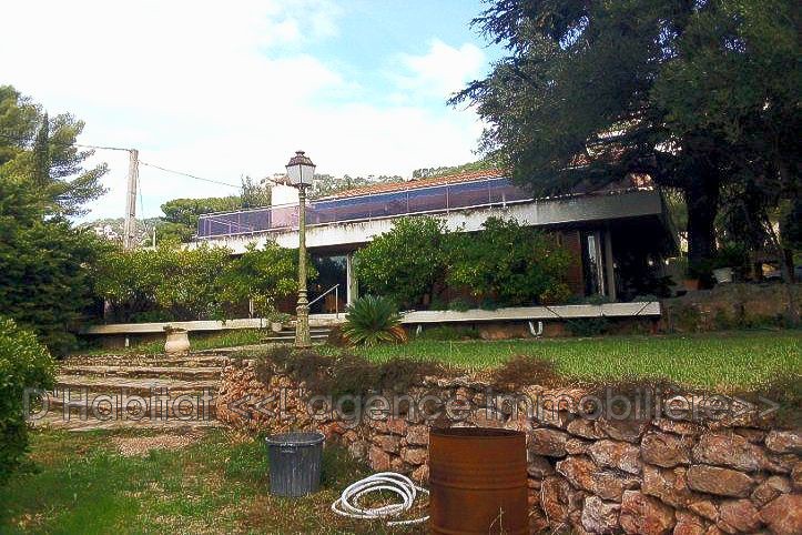 Agence immobilière de D'Habitat <<L'agence immobilière>>