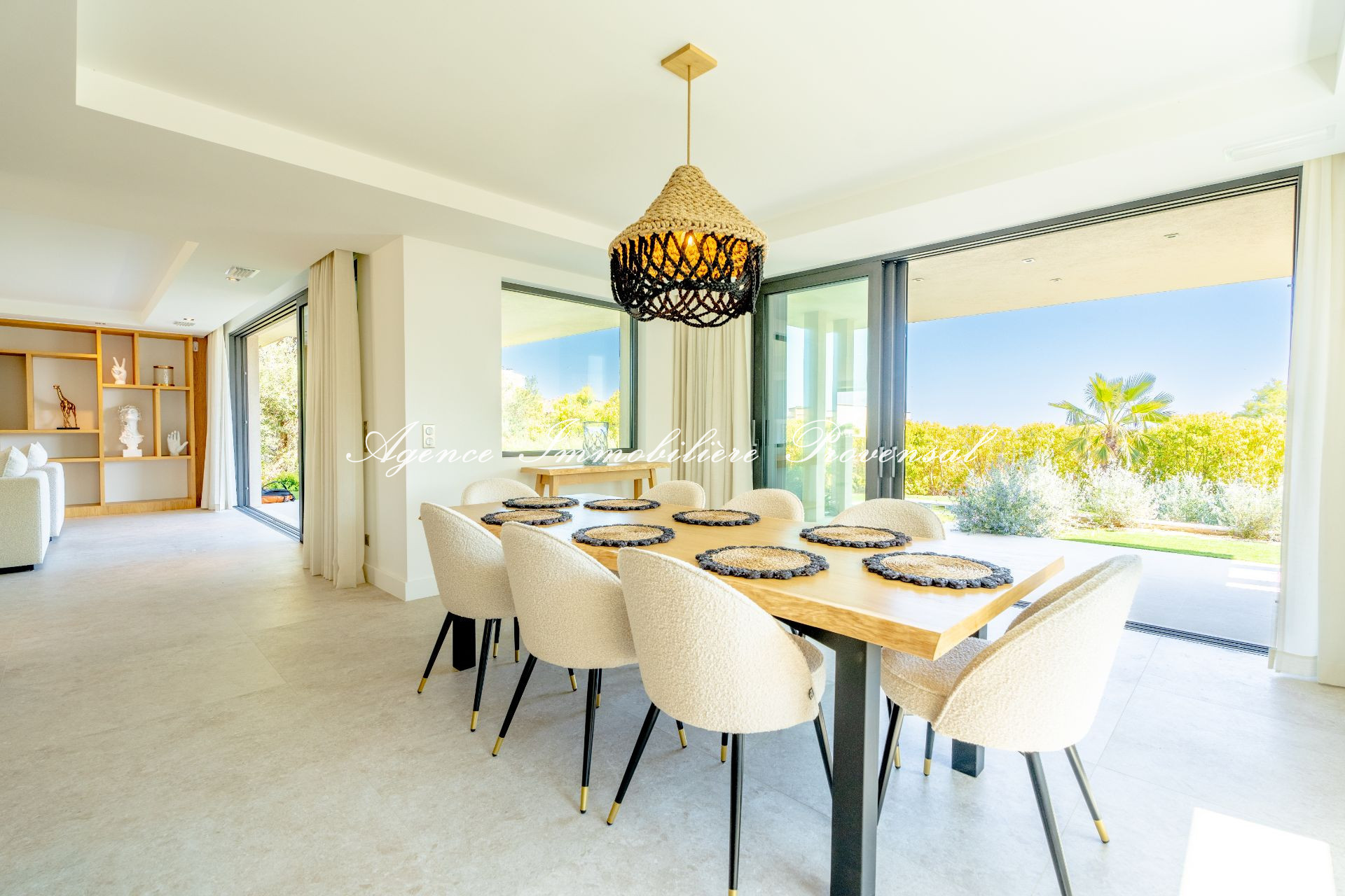 Sainte-Maxime exceptional villa for sale, 6 rooms — photo 6 of 6