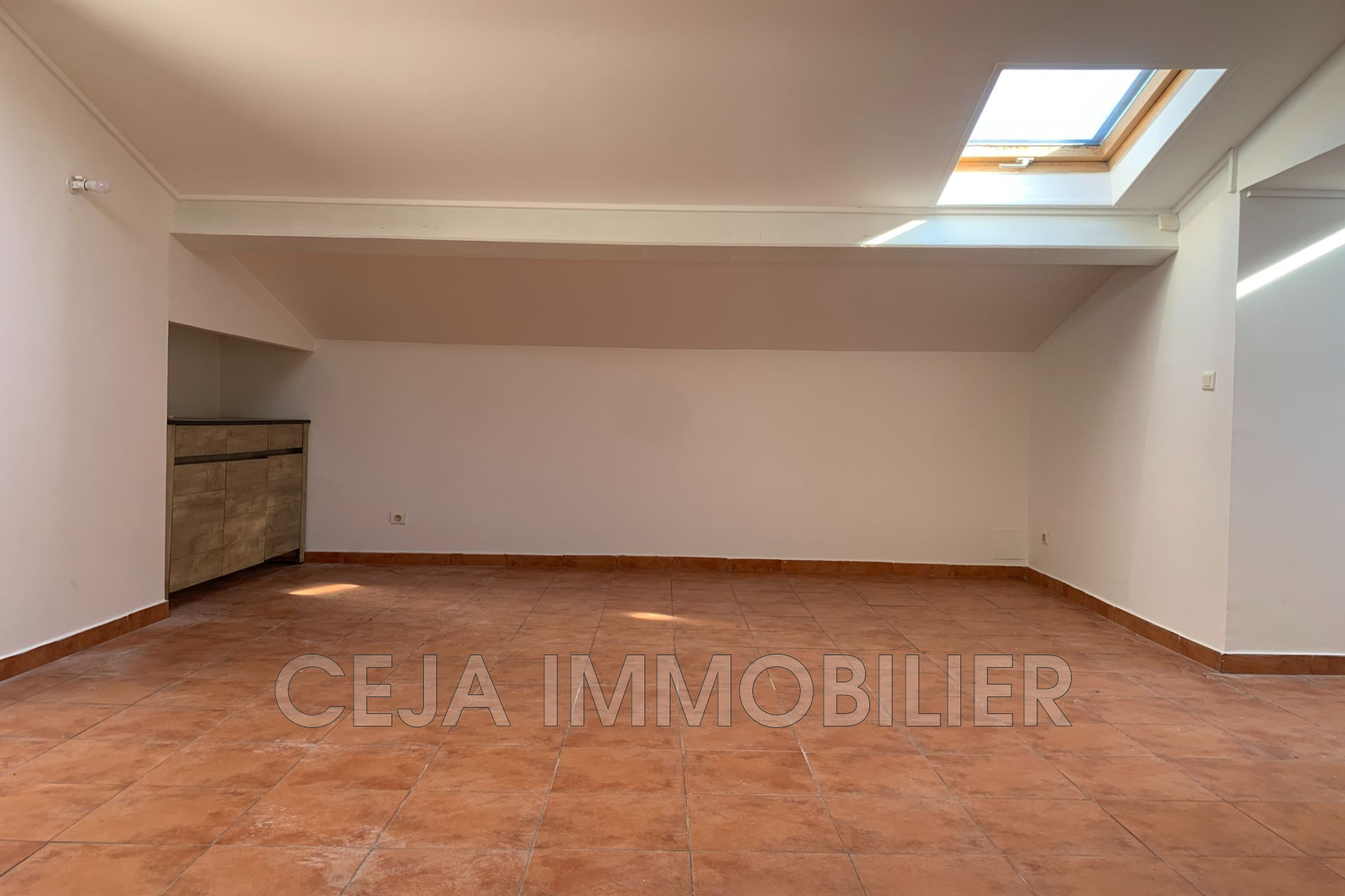 Agence immobilière de Immo 83 LOCAVIA