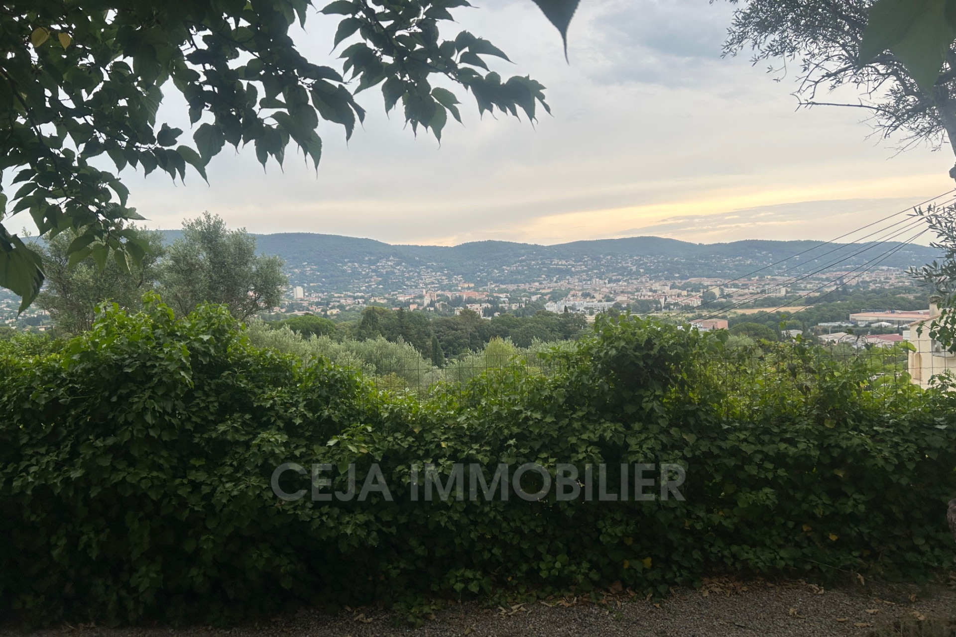 Agence immobilière de Immo 83 LOCAVIA
