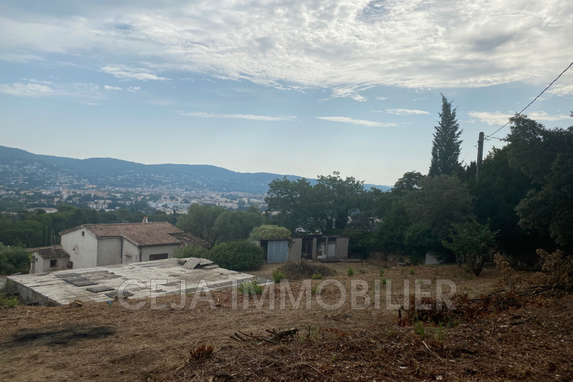 Agence immobilière de Immo 83 LOCAVIA