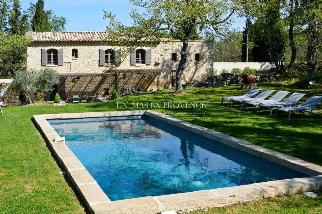 Agence immobilière de UN MAS EN PROVENCE