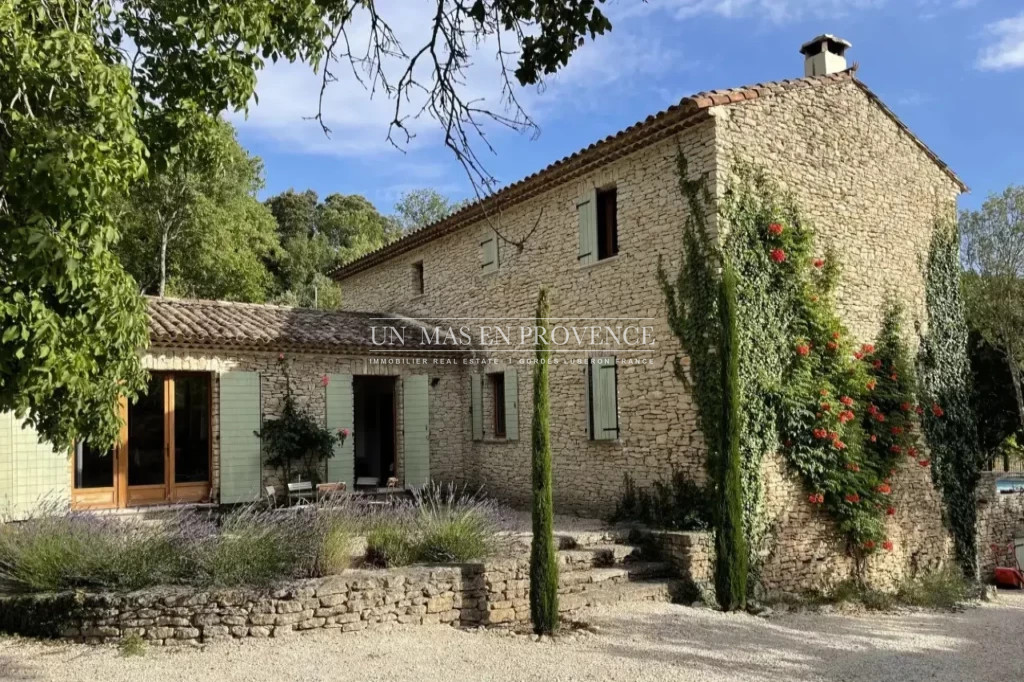 Agence immobilière de UN MAS EN PROVENCE
