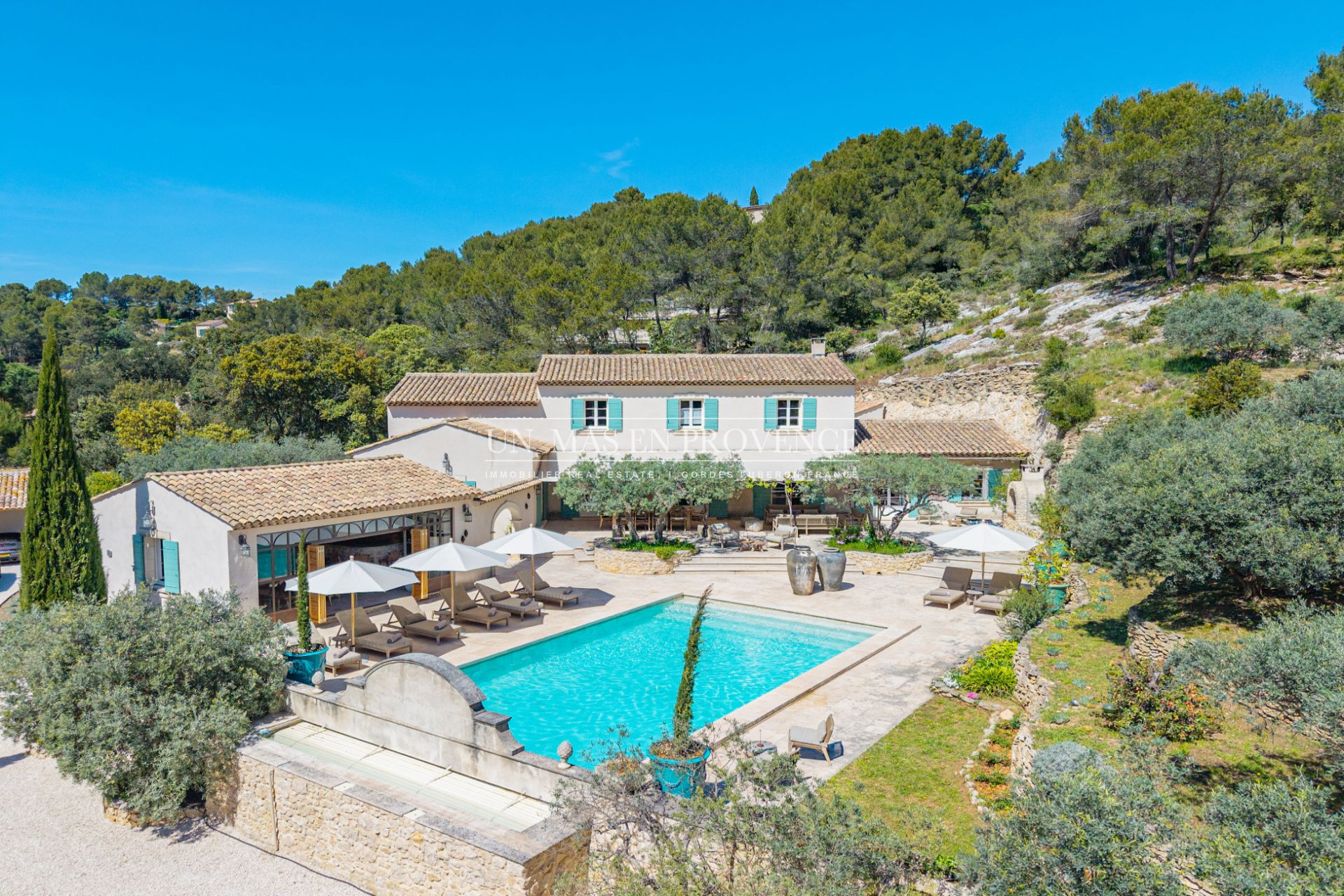 Agence immobilière de UN MAS EN PROVENCE