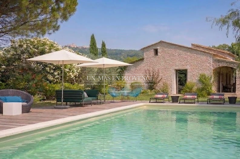 Agence immobilière de UN MAS EN PROVENCE