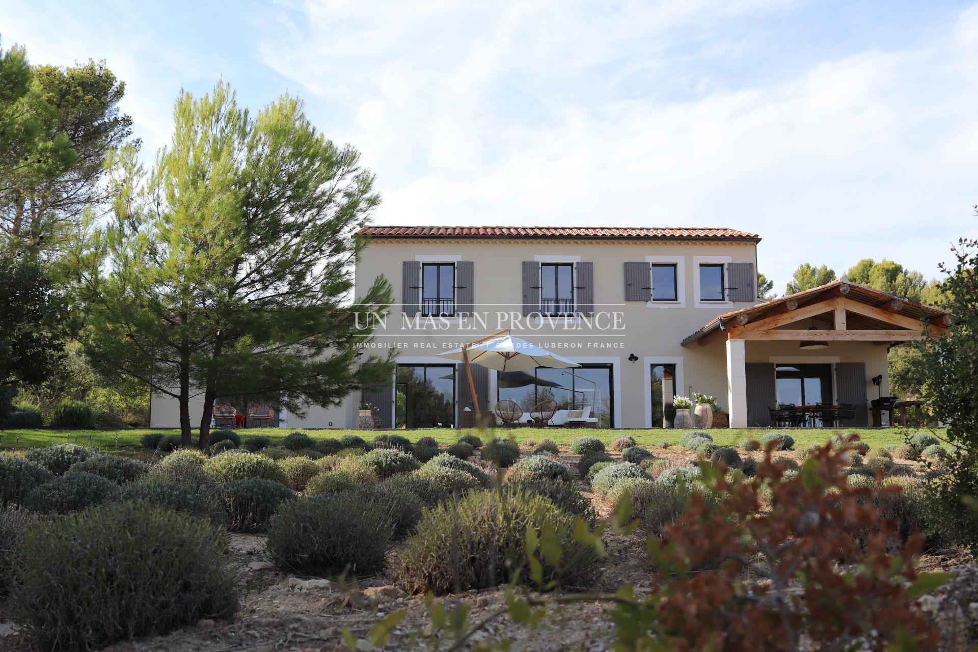 Agence immobilière de UN MAS EN PROVENCE