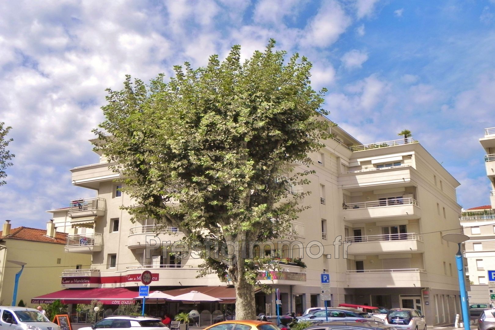 Location ​Mandelieu Centre 3P 71m² 2éme étage climatisé