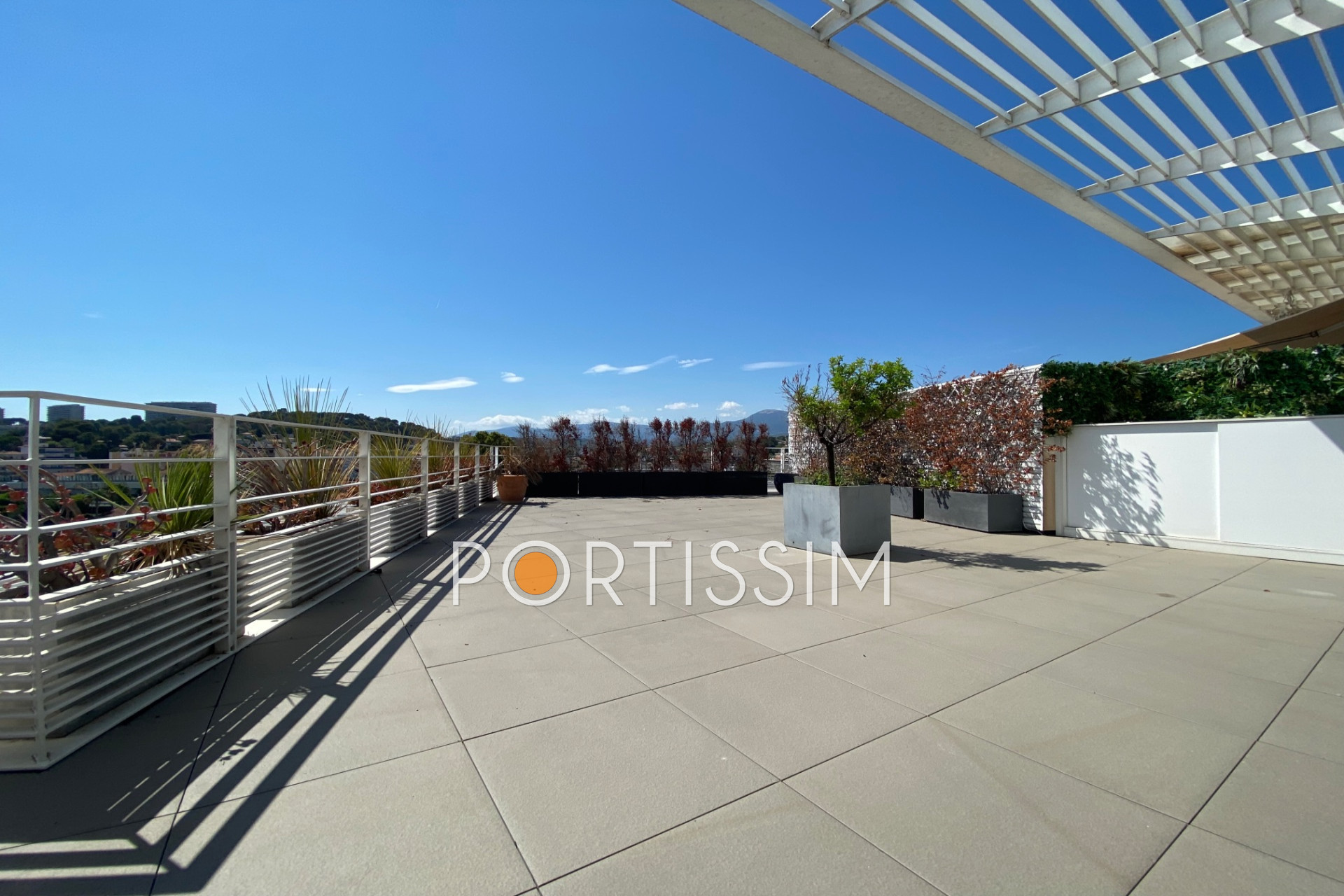 Cagnes sur Mer : Villa sur toit 4 pièces 107m²