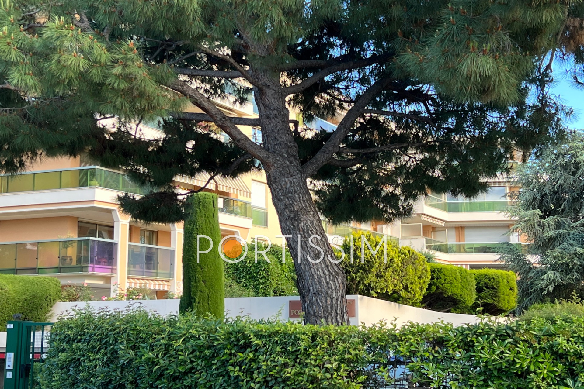 Appartement 3 pièces à VENDRE à St Laurent du Var face au port