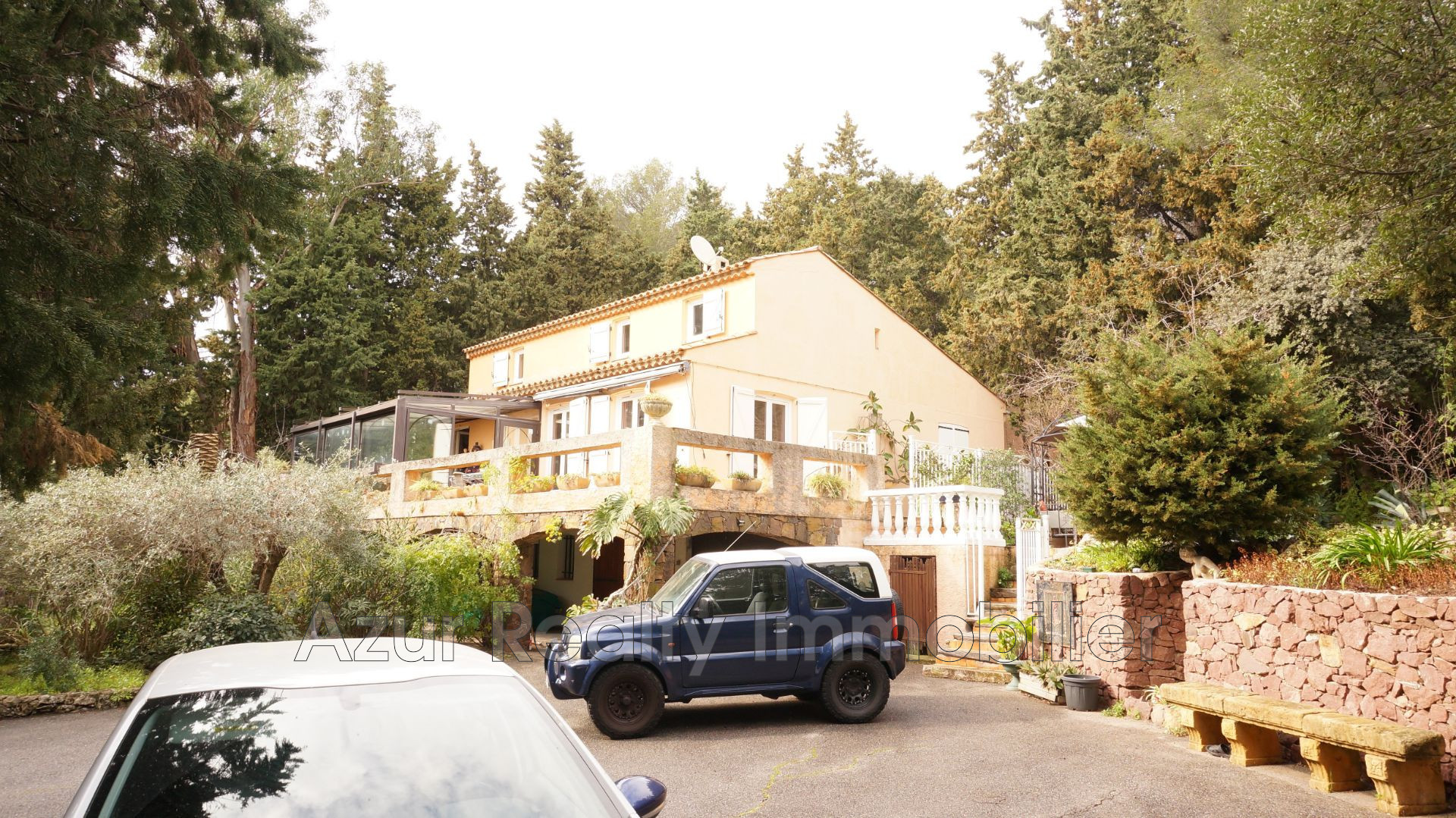 Agence immobilière de Azur Realty