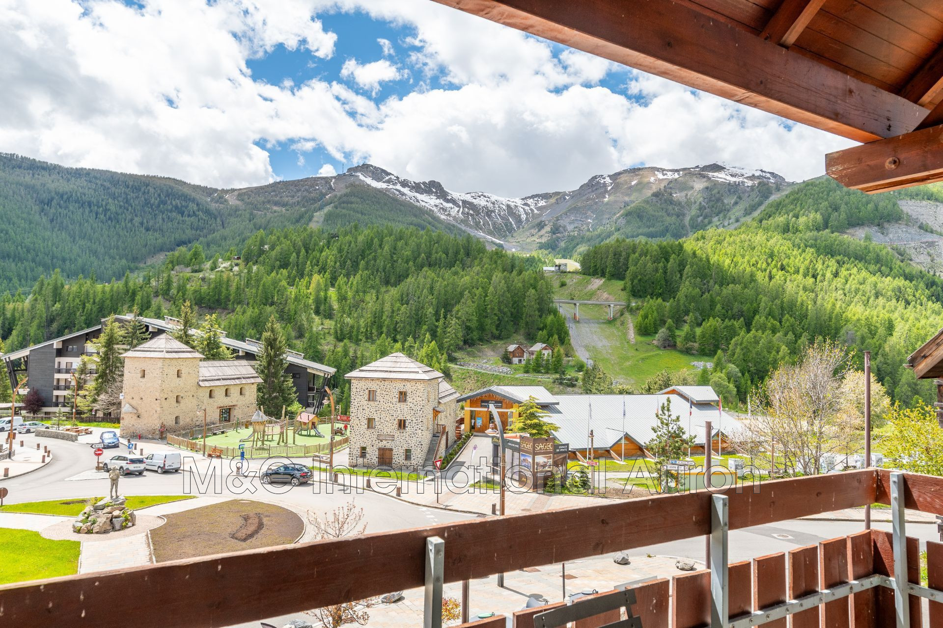 Agence immobilière de M&C International Auron