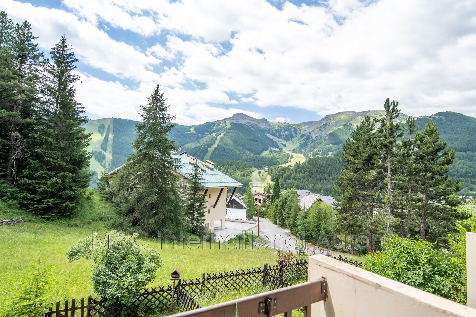 Agence immobilière de M&C International Auron