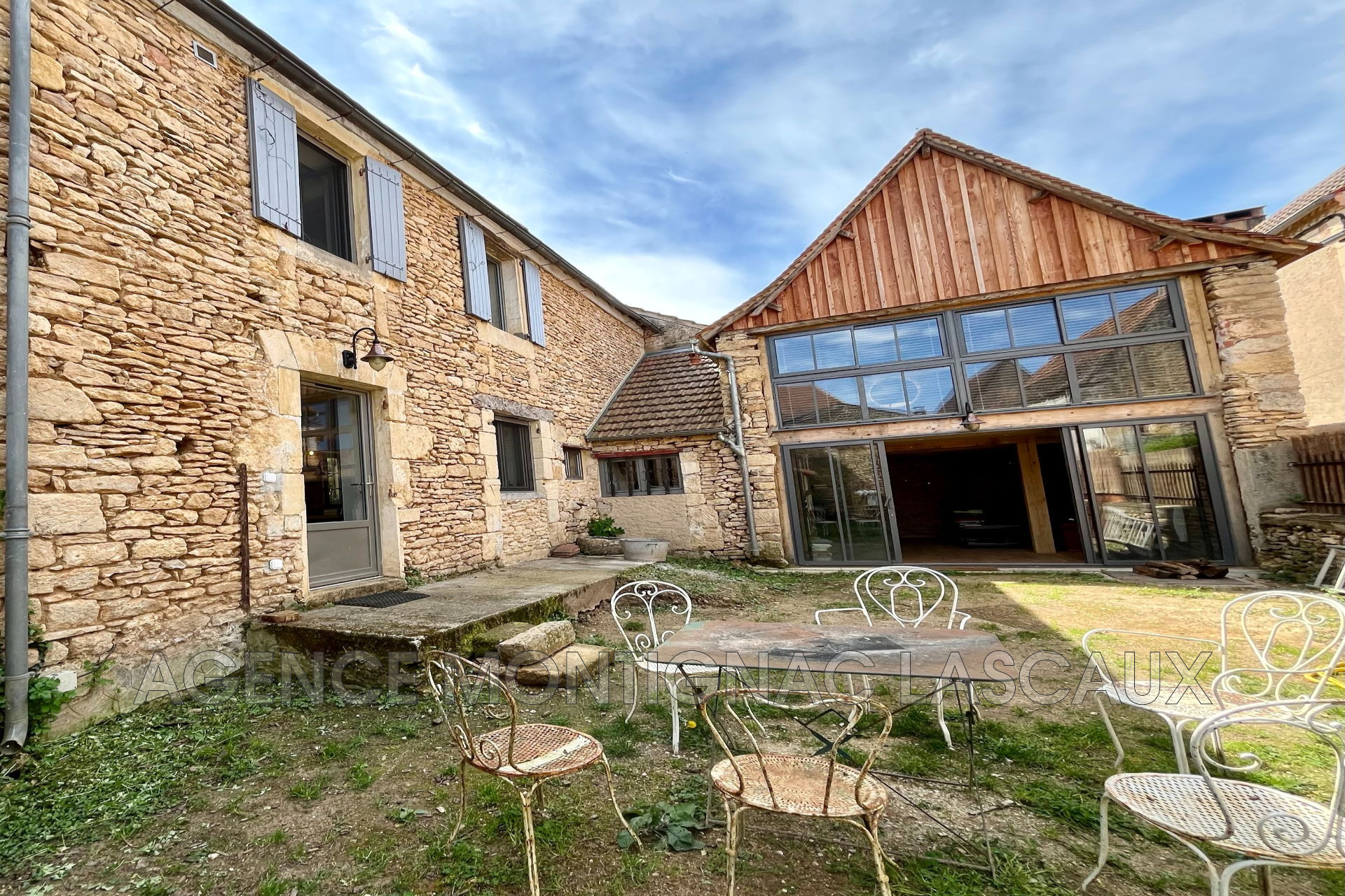 Agence immobilière de AGENCE MONTIGNAC LASCAUX