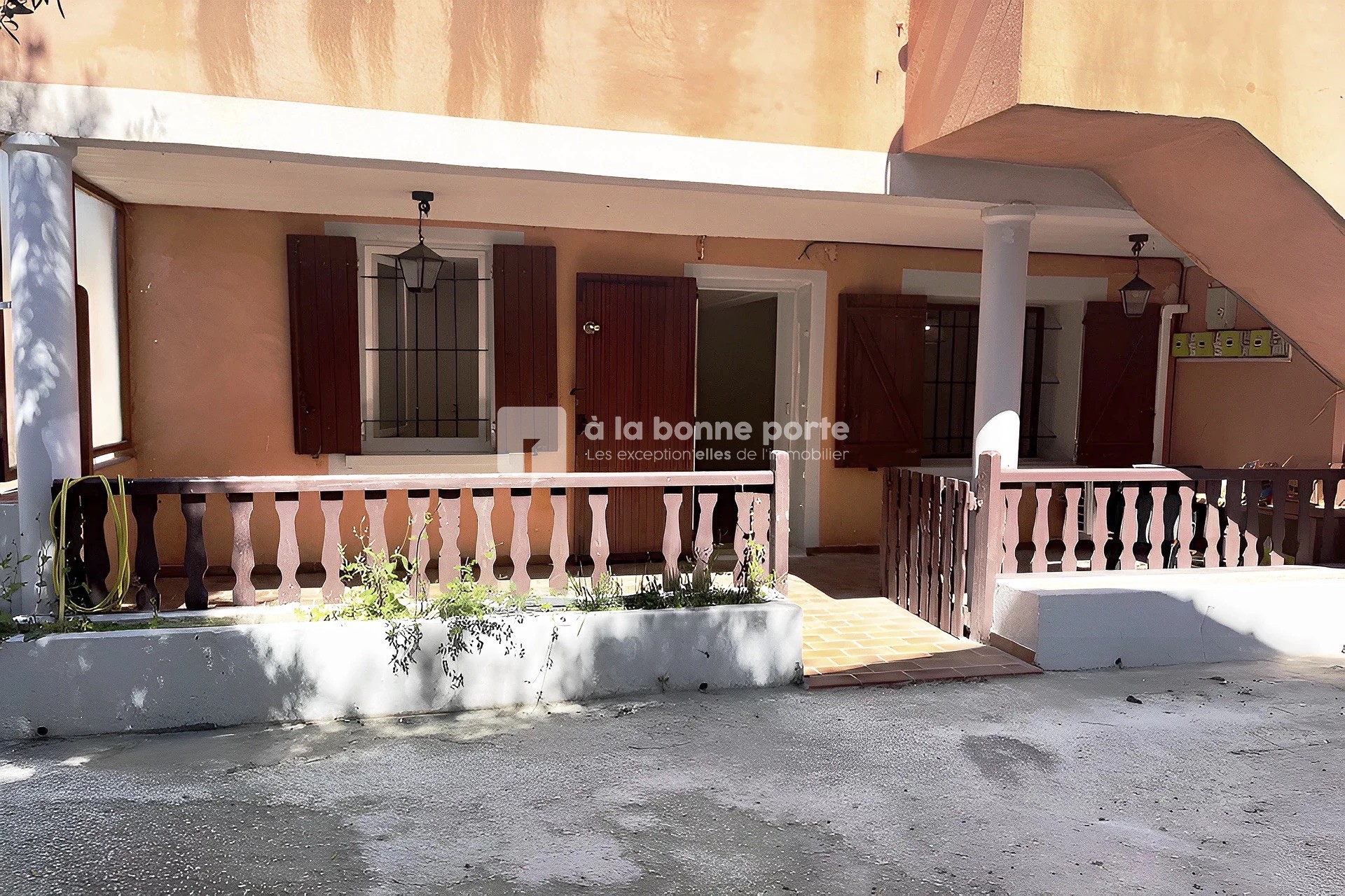Agence immobilière de à la bonne porte