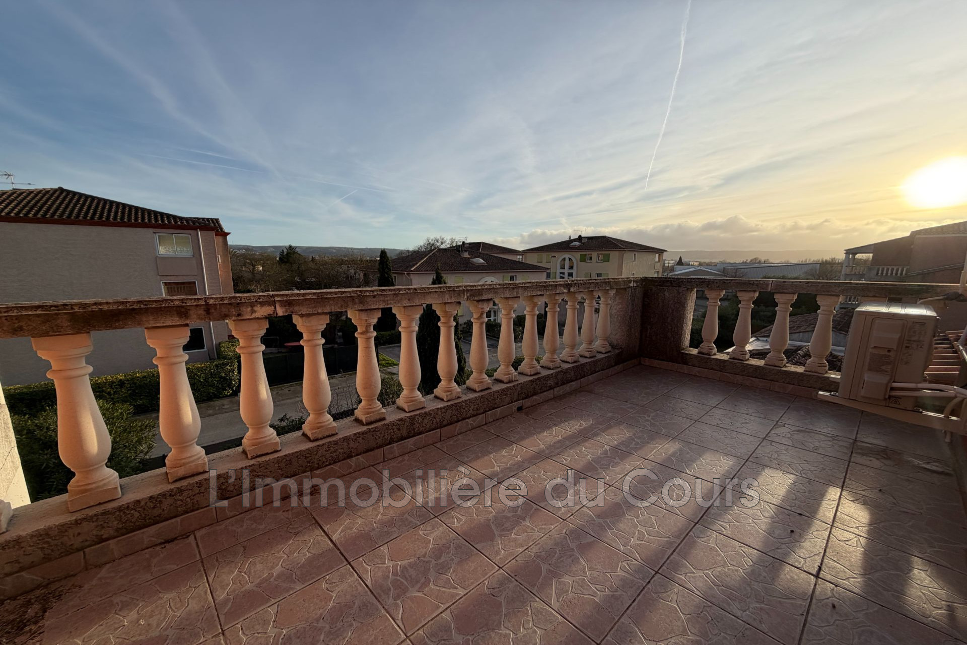 Agence immobilière de L'Immobilière du Cours