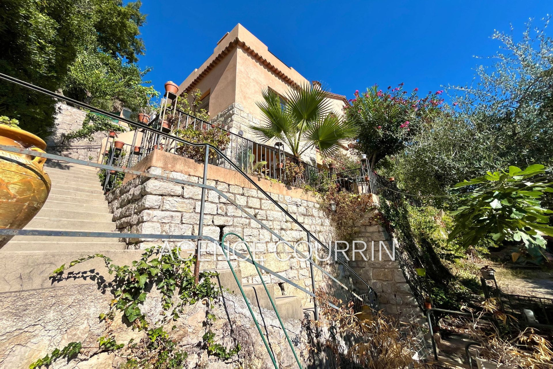 Agence immobilière de Agence Courrin