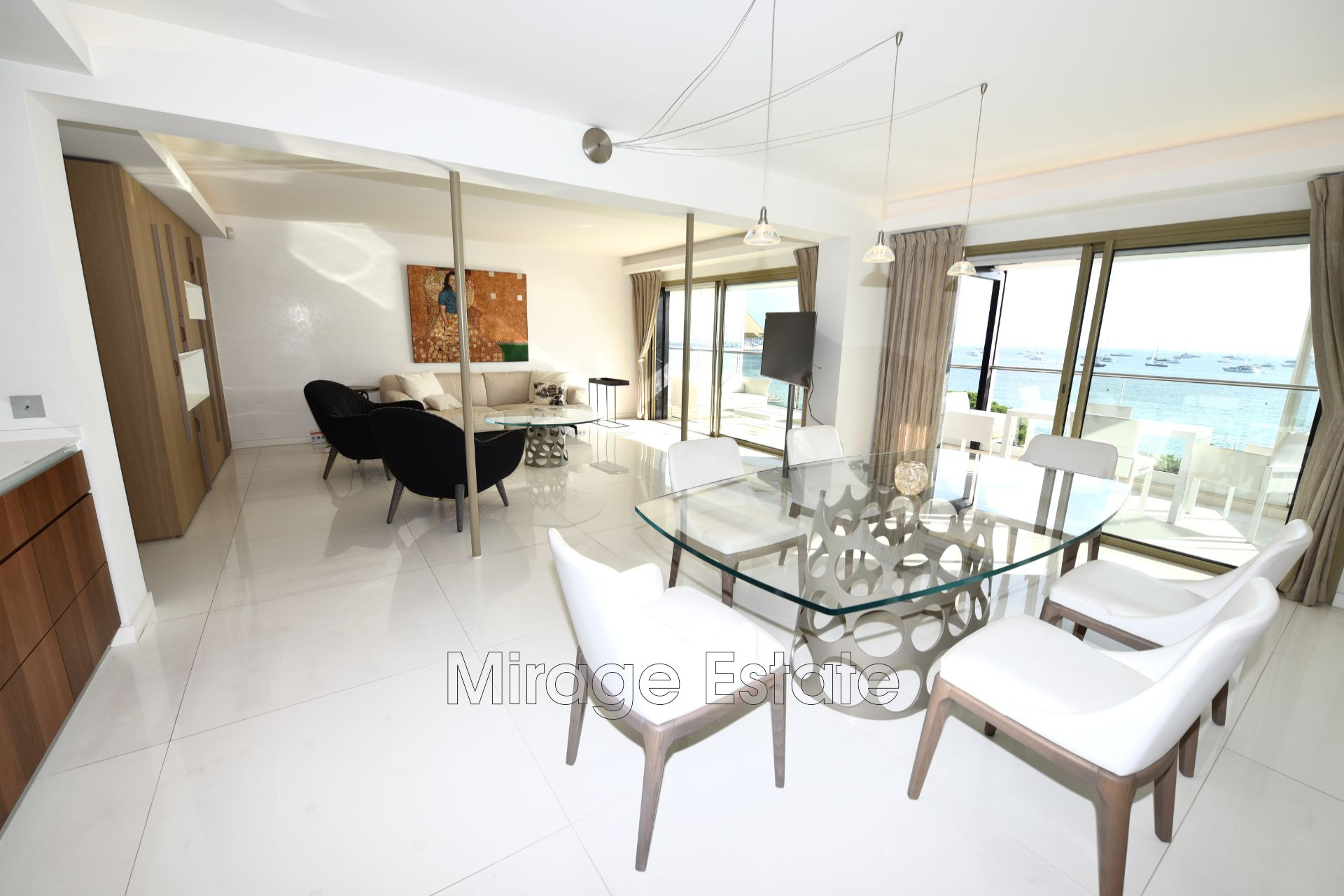 Cannes Prestigious 4-Room Apartment for Sale — photo 3 of 7