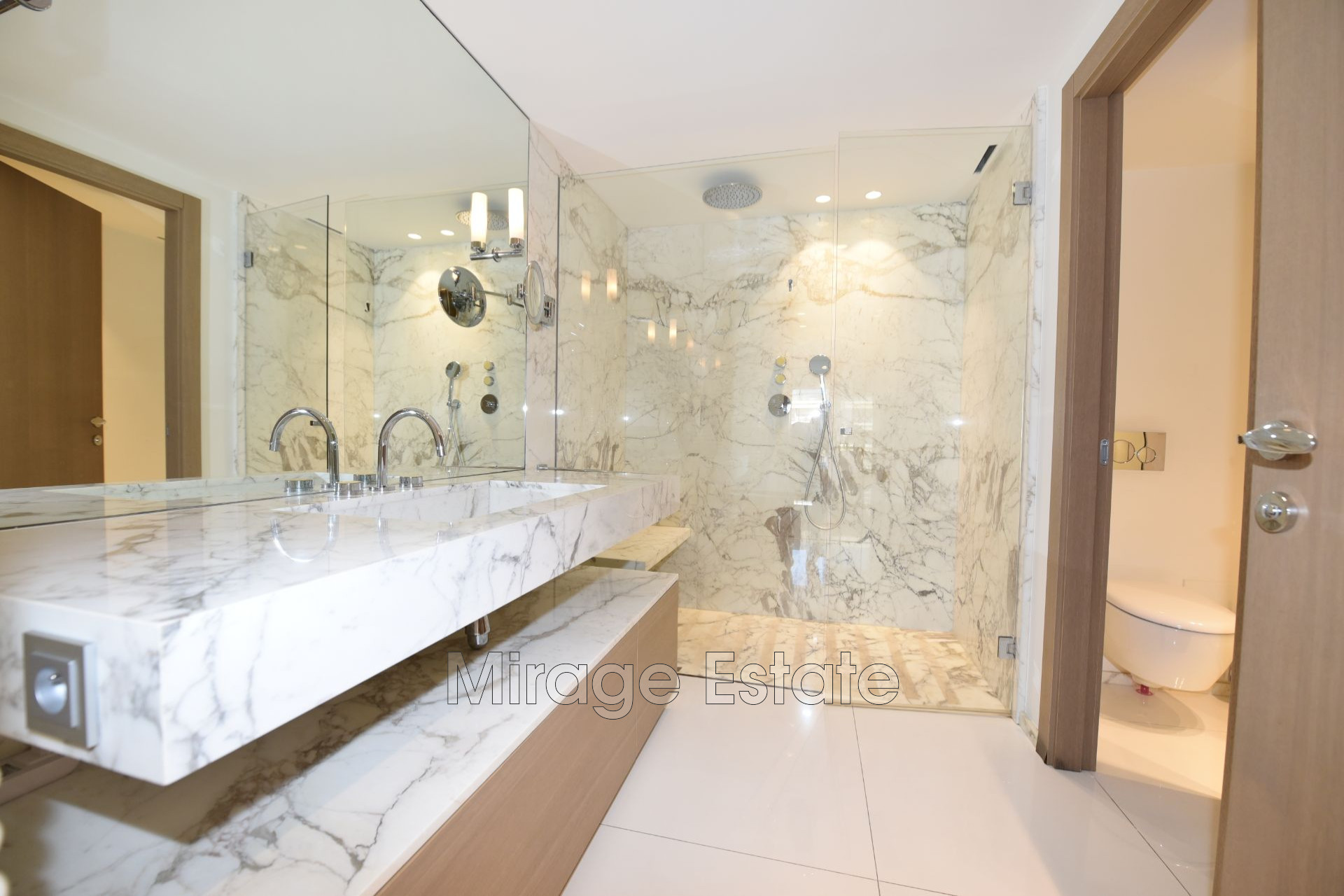 Cannes Prestigious 4-Room Apartment for Sale — photo 6 of 7