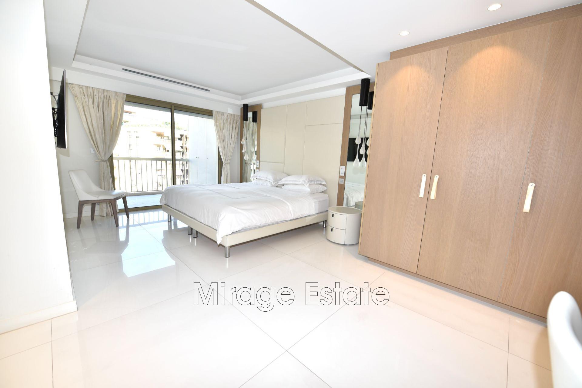 Cannes Prestigious 4-Room Apartment for Sale — photo 7 of 7