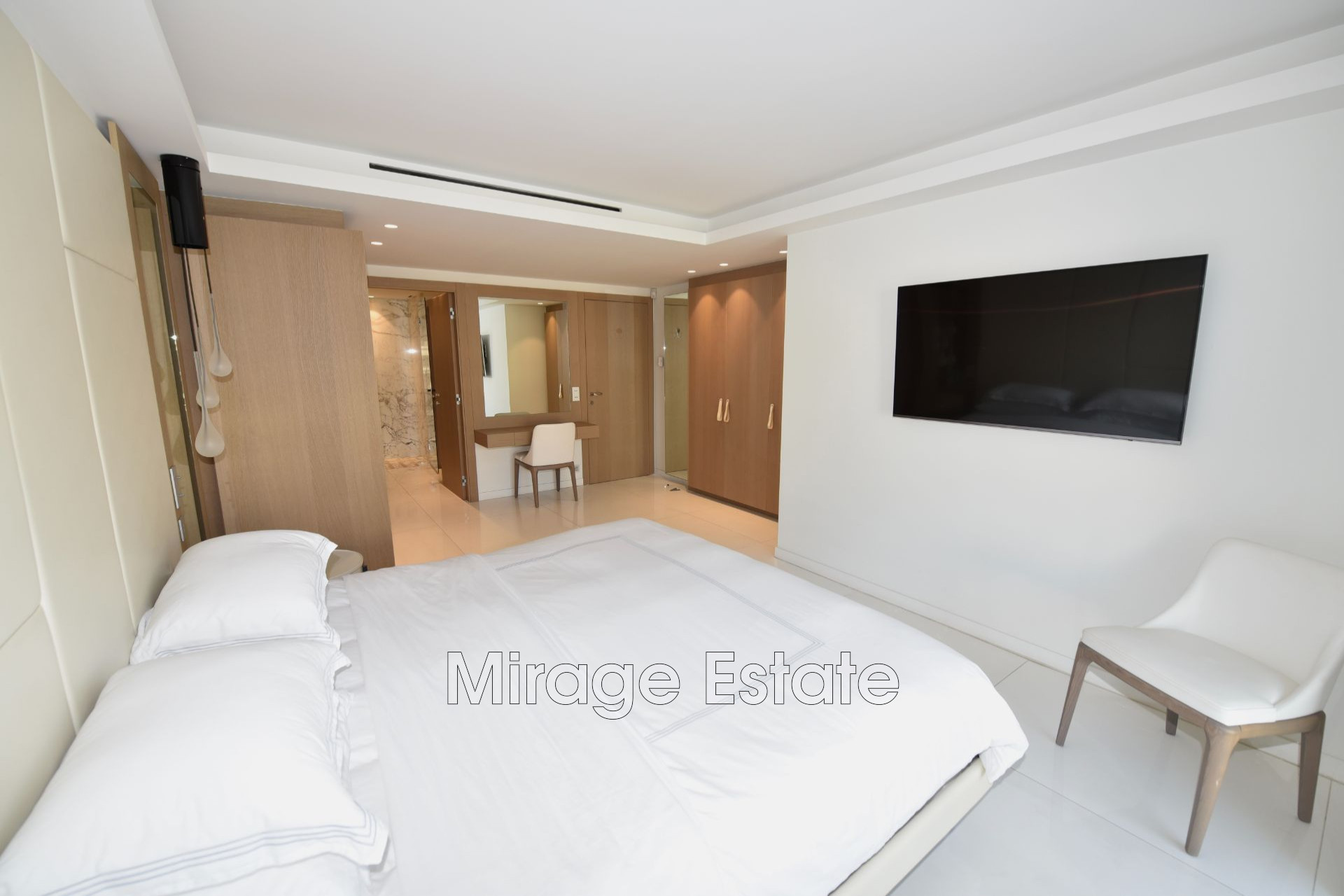 Cannes Prestigious 4-Room Apartment for Sale — photo 5 of 7