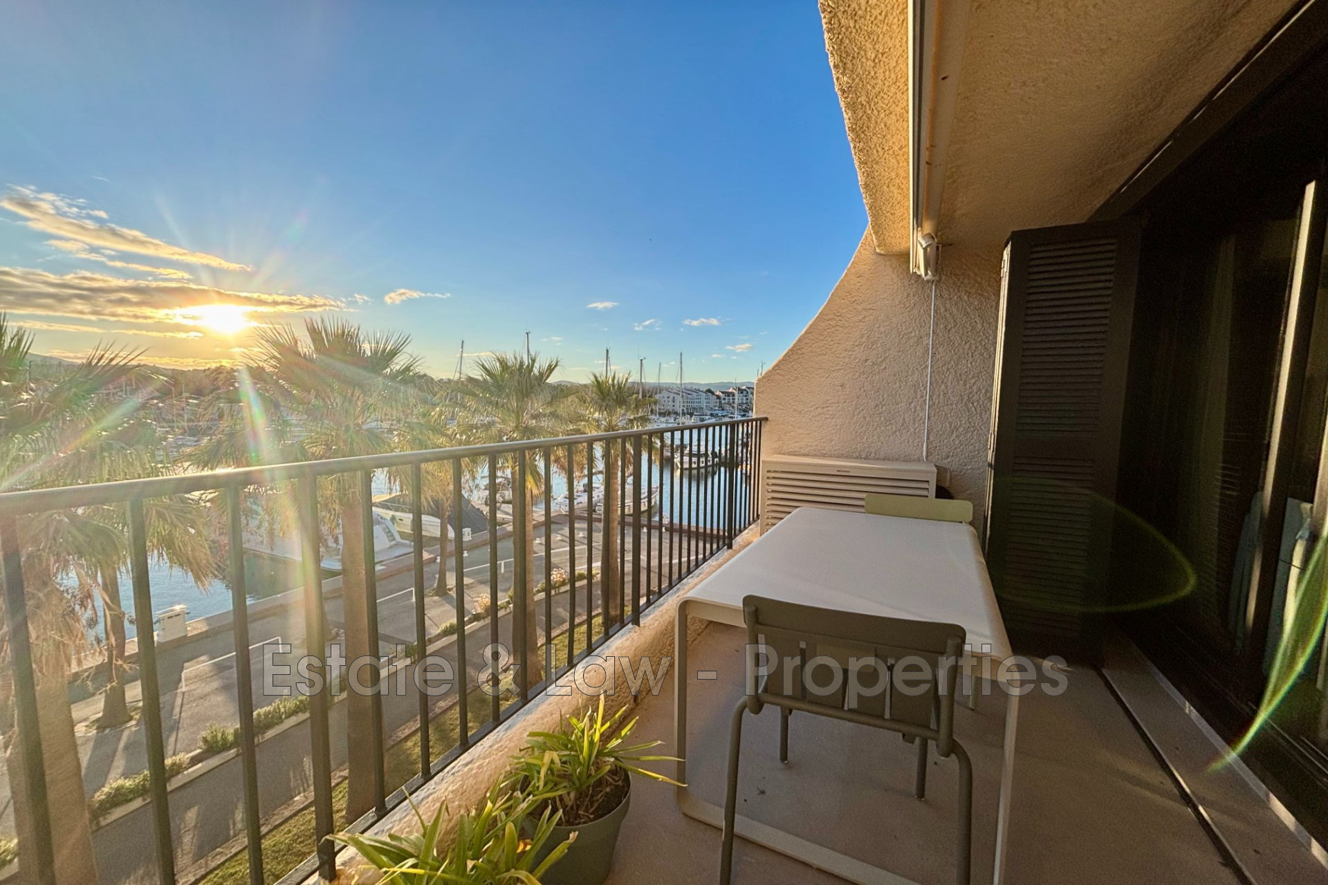 Agence immobilière de Estate & Law - Properties