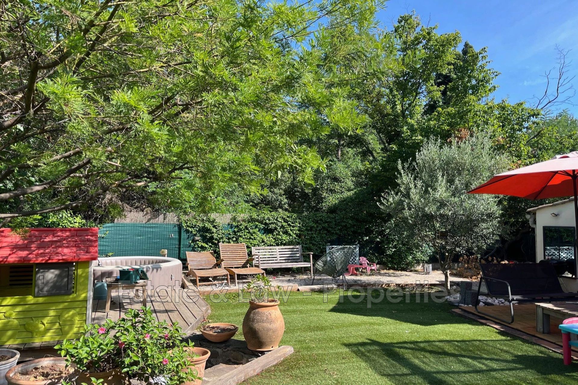 Agence immobilière de Estate & Law - Properties