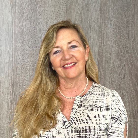 Suzi JAMESON
