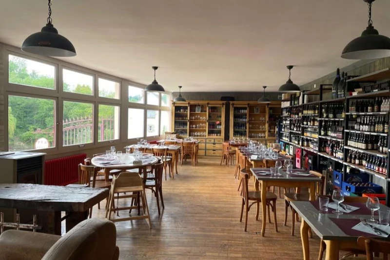 Professionnel  Saint-Léonard-des-Bois  