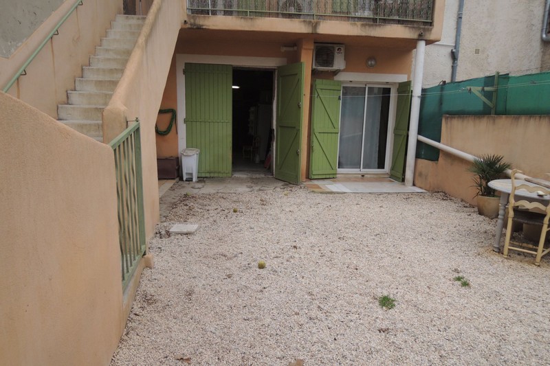 Maison de village Eyguières  Location maison de village  2 chambres   93&nbsp;m&sup2;