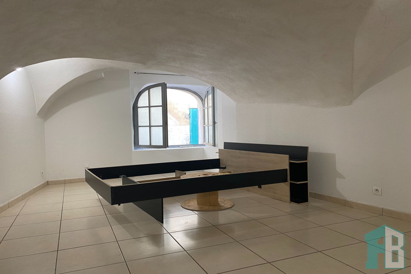 Location appartement Eyguières  