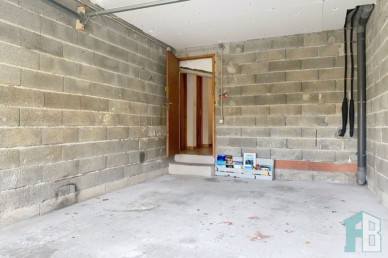Location appartement Eyguières  