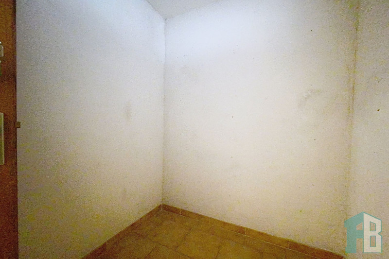 Location appartement Eyguières  