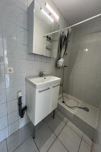 Location appartement Grans  