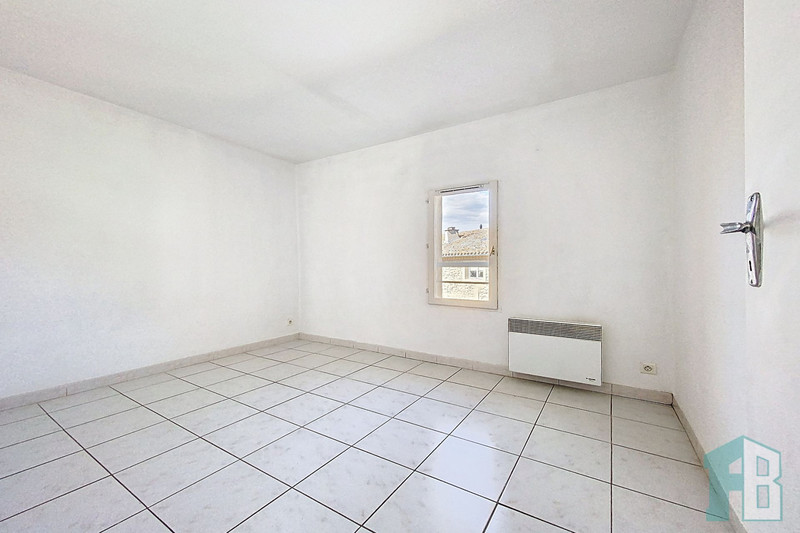 Location appartement Grans  