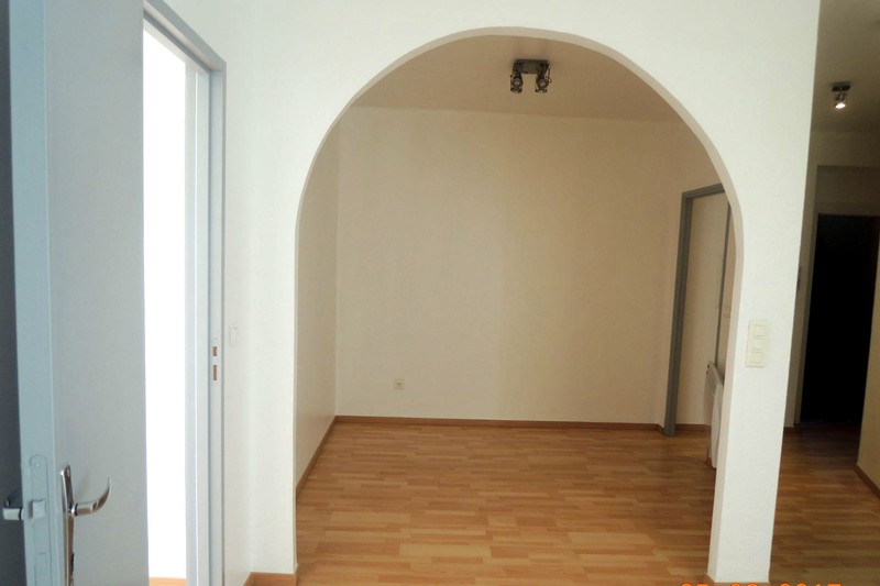 Appartement Eyguières  Location appartement  2 pièces   40&nbsp;m&sup2;