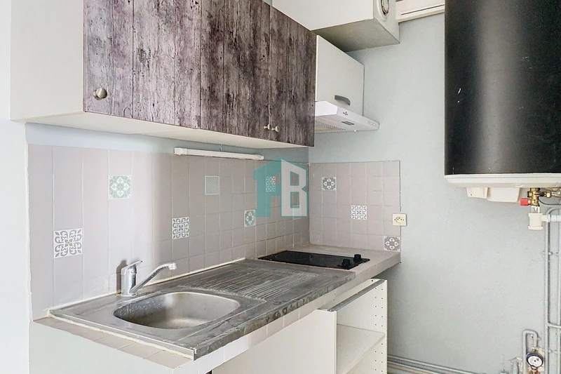 Location appartement Eyguières  